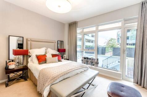 Palmerston Road, Acton, London, W3 3 bed maisonette for sale