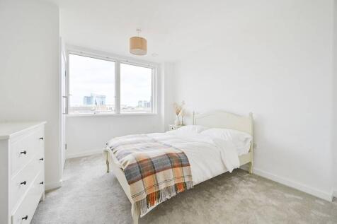 Commerce Road, Brentford, TW8 2 bed flat for sale