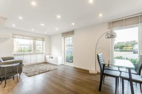 Loxford House, Highbury, London, N5 2 bed flat for sale