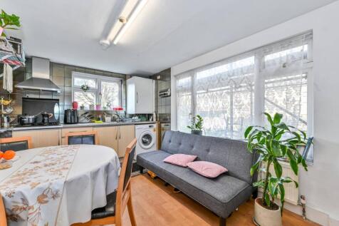 Caledonian Road, Hillmarton... 2 bed flat for sale