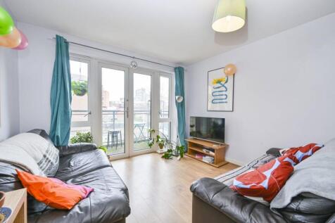 Seven Sisters, Finsbury Park, London, N4 3 bed flat for sale
