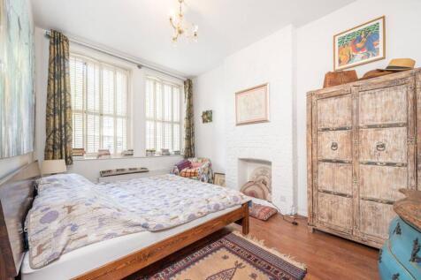 Kings Gardens, West Hampstead... 2 bed flat for sale