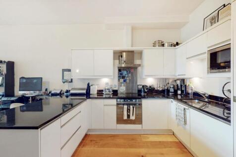 Kingsgate Place, Kilburn, London, NW6 2 bed flat for sale