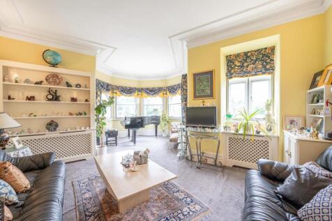 Avenue Mansions, West Hampstead... 4 bed flat for sale