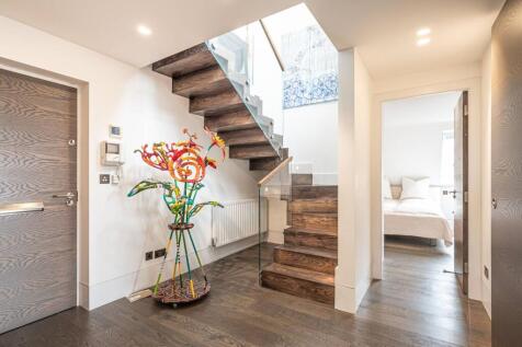 Kidderpore Avenue, Hampstead, London... 3 bed penthouse for sale