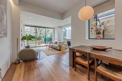 Denning Road, Hampstead, London, NW3 2 bed flat for sale
