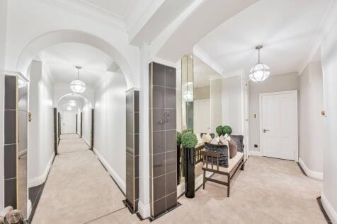 Langland Gardens, Hampstead, London, NW3 5 bed flat for sale