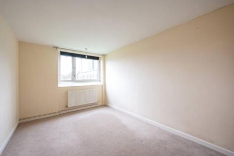 Whitlock Drive, Southfields, London... 3 bed flat for sale