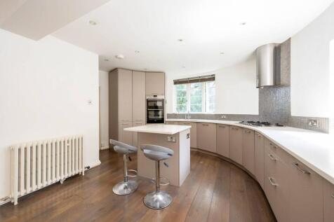 Heath Rise, Putney, London, SW15 3 bed flat for sale