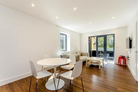 Pipit Drive, Putney, London, SW15 2 bed flat for sale