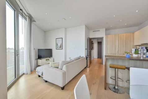 Plaza Gardens, East Putney, London, SW15 2 bed flat for sale