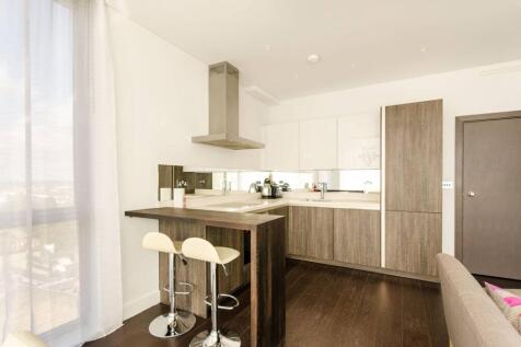 Putney Plaza, Putney, London, SW15 2 bed flat for sale