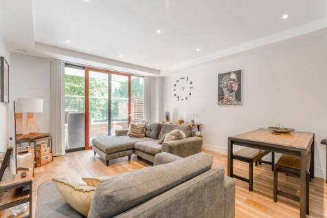 Knaresborough Drive, Earlsfield... 2 bed flat for sale