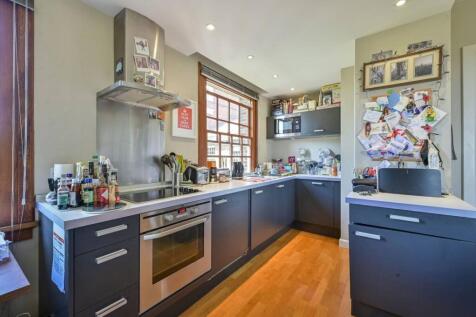 Scott Avenue, Southfields, London, SW15 1 bed flat for sale