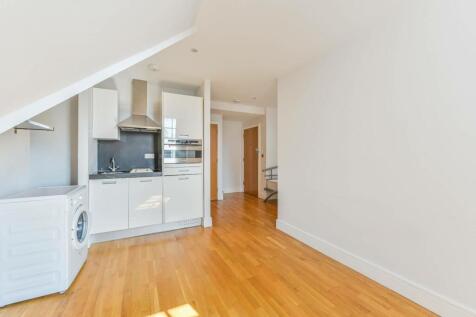 Clapham High Street, Clapham, London... 1 bed flat for sale