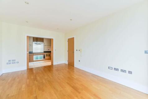 Commodore House, Battersea Reach... 2 bed flat for sale