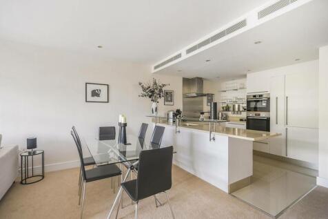 Howard Building, Chelsea Bridge... 2 bed flat for sale