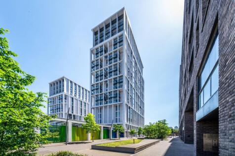 Brogan House, Battersea, London, SW8 3 bed flat for sale