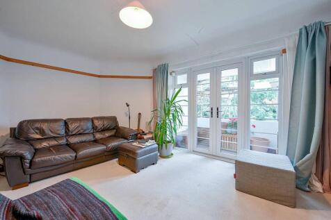Edmonscote, West Ealing, London, W13 2 bed flat for sale
