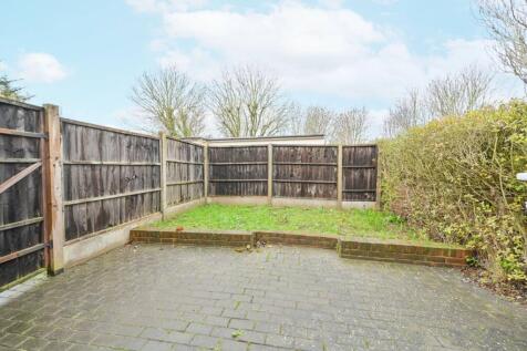 Saxon Drive, West Acton, London, W3 6 bed semi