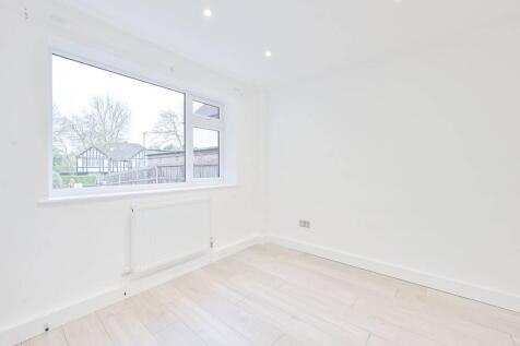 Lynton Road, Acton, London, W3 2 bed flat for sale