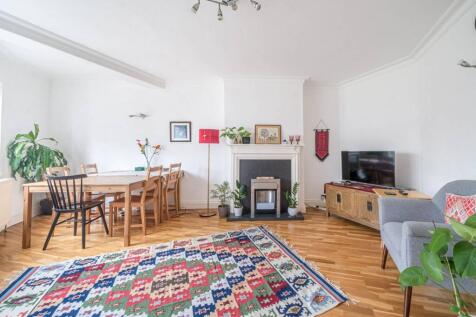 Hanger Green, Hanger Hill, London, W5 2 bed flat for sale