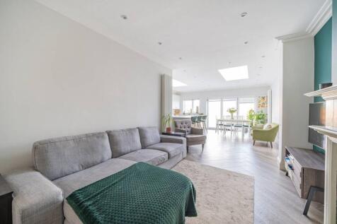 Lynton Road, Acton, London, W3 3 bed semi