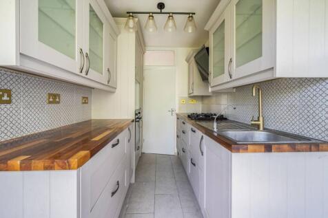 Hill Court, Hanger Hill, London, W5 2 bed flat for sale
