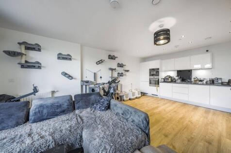 Lakeside Drive, North Acton, London... 2 bed flat for sale