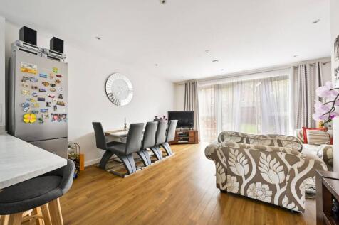 Reynard Way, Brentford, TW8 3 bed detached house for sale