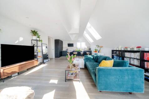 Factory Yard, Ealing, Hanwell, W7 2 bed flat for sale