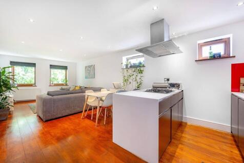 Broadway, West Ealing, London, W13 2 bed flat for sale