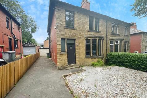 Lawrence Road, Marsh, West Yorkshire HD1 4 bed semi