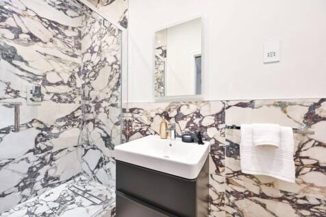 86 Horseferry Road, Pimlico, SW1P 3 bed flat for sale