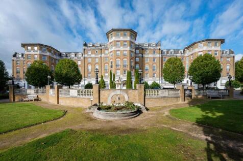 Chapman Square, Wimbledon Common... 3 bed flat for sale