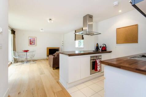The Downs, Wimbledon, London, SW20 2 bed flat for sale