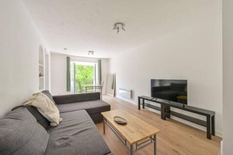 Selhurst Close, Wimbledon Common... 2 bed flat for sale