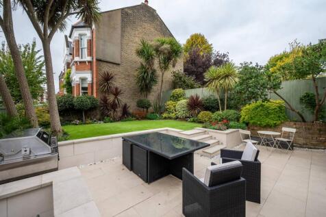 Leopold Road, Wimbledon, London, SW19 2 bed flat for sale