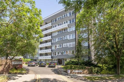 Lakeview Court, Wimbledon Park... 4 bed flat for sale