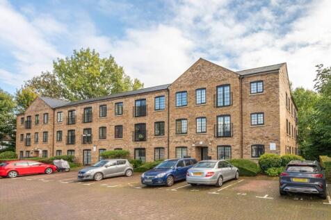 Crown Mill, Mitcham, CR4 2 bed flat for sale