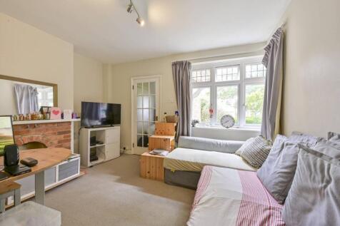 Woodside, Wimbledon, London, SW19 2 bed flat for sale