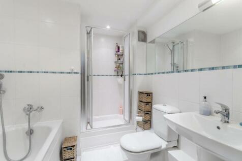 Lumiere Court, Balham, London, SW17 2 bed flat for sale