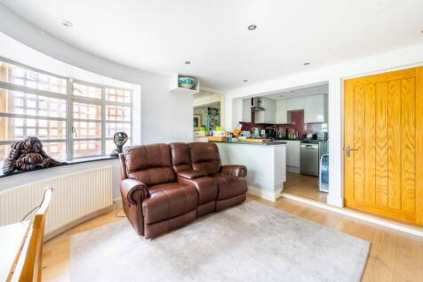 Cubitt House, Clapham, London, SW4 2 bed flat for sale