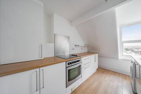 Balham High Road, Balham, London, SW12 1 bed flat for sale