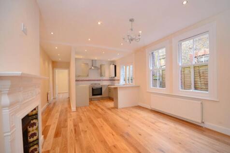 Salford Road, Streatham Hill, London... 3 bed maisonette for sale