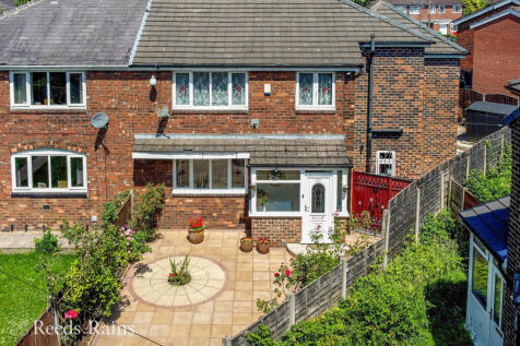 Holmside Gardens, Greater Manchester M19 4 bed semi