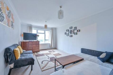 School Close, Guildford, GU1 1 bed flat for sale