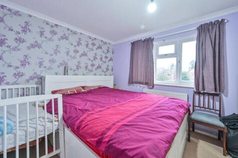 School Close, Guildford, GU1 1 bed flat for sale