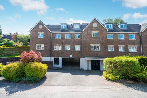 Kings Road, Haslemere, GU27... 2 bed flat for sale