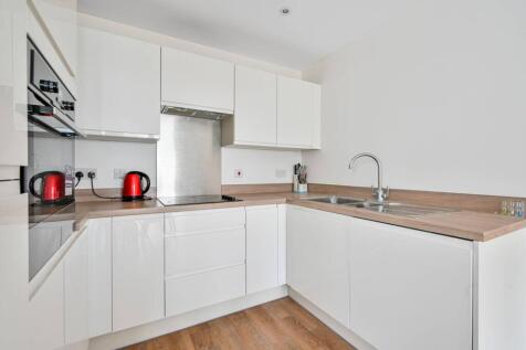 Station View, Guildford, GU1 2 bed flat for sale